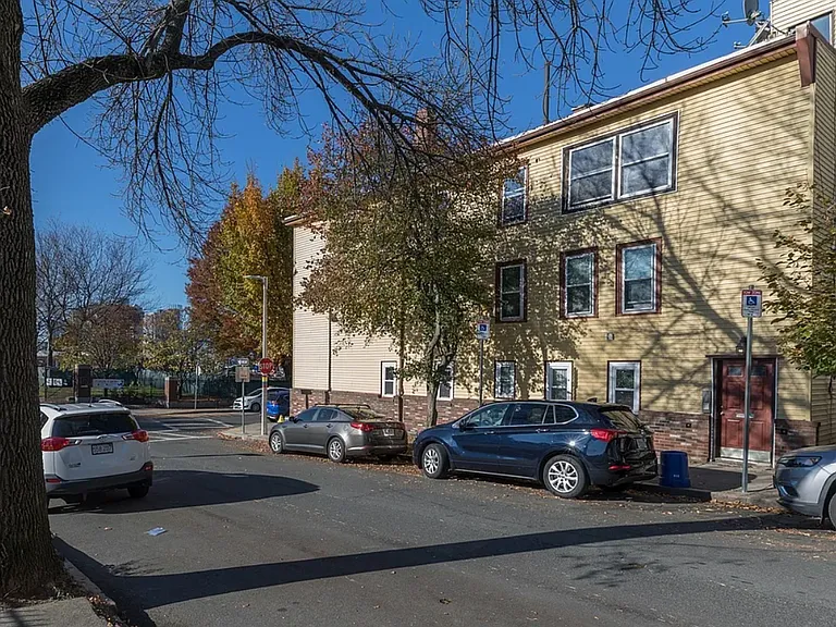 4 Cottage St #1 — Photo 7