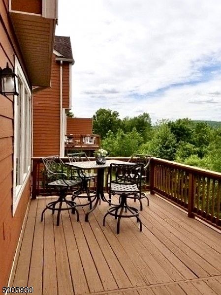 2nd image of 15 Wimbledon Dr #3