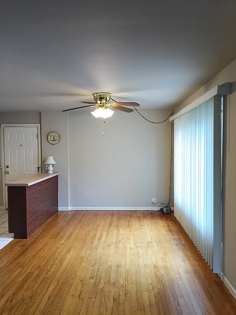 2 bed, 925 sqft, $1,575 — Photo 4