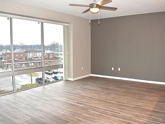 4th image of 119 E Lake Ave #A202