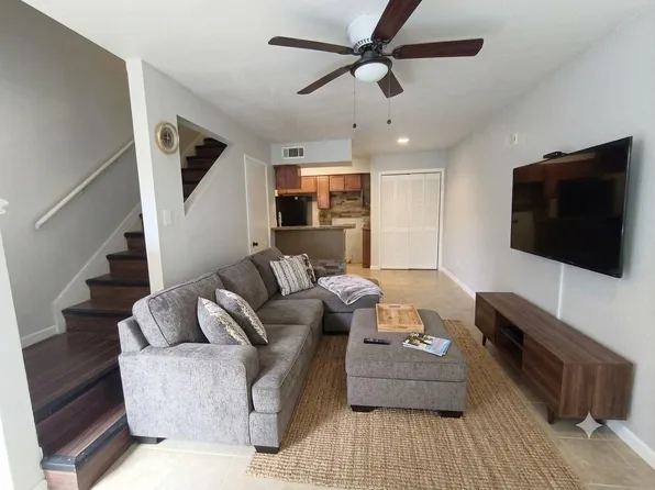 2100 Wilcrest Dr APT 119, Houston, TX 77042