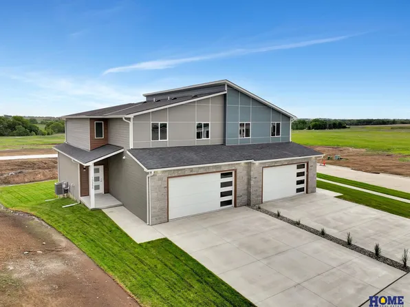 10856 Legends Ln, Lincoln, NE 68527