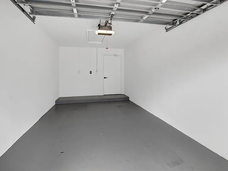 5801 Coach House Cir #E — Photo 28