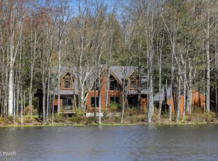 21 Halawa Ln, Newfoundland, PA 18445
