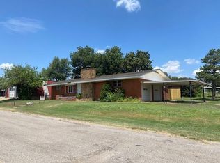 820 Washington Ave, Mountain View, OK 73062