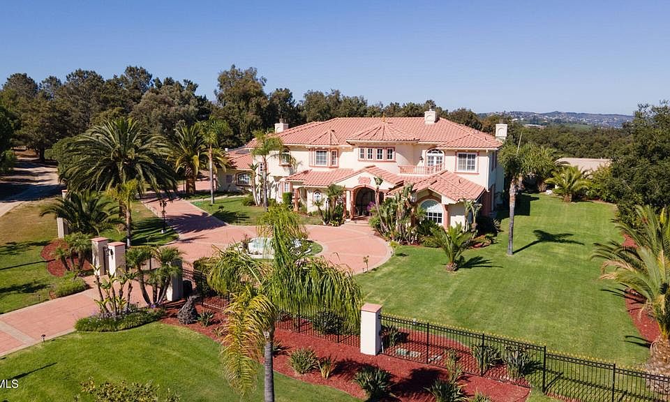 1st image of 853 Camino Tierra Santa