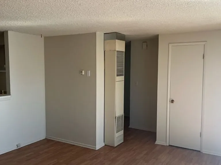 204 Fargo St — Photo 13