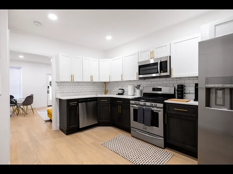 1923 Gough St #1 — Photo 3