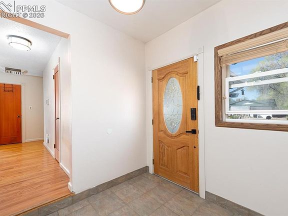 4th image of 557 Rose Dr