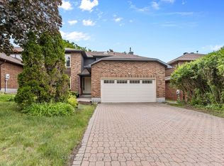 6 Fessenden Way, Ottawa, ON K2L 3L1