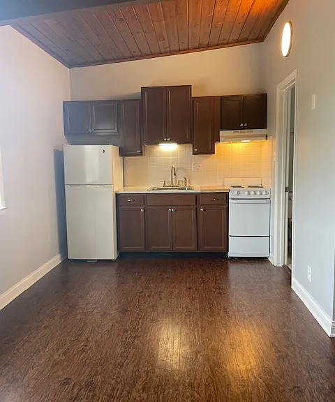 400 S Ashland Ave #11 — Photo 5