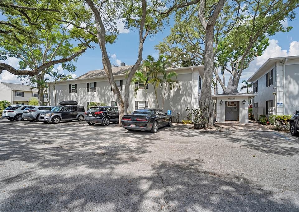 1st image of 5221 BAYSHORE BOULEVARD #51