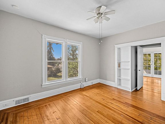 3rd image of 802 E Baldwin Ave #4