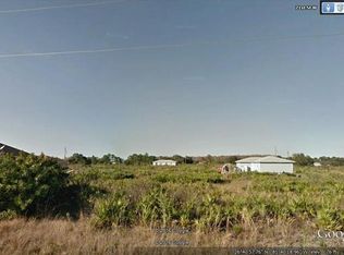 2710 71st St W, Lehigh Acres, FL 33971