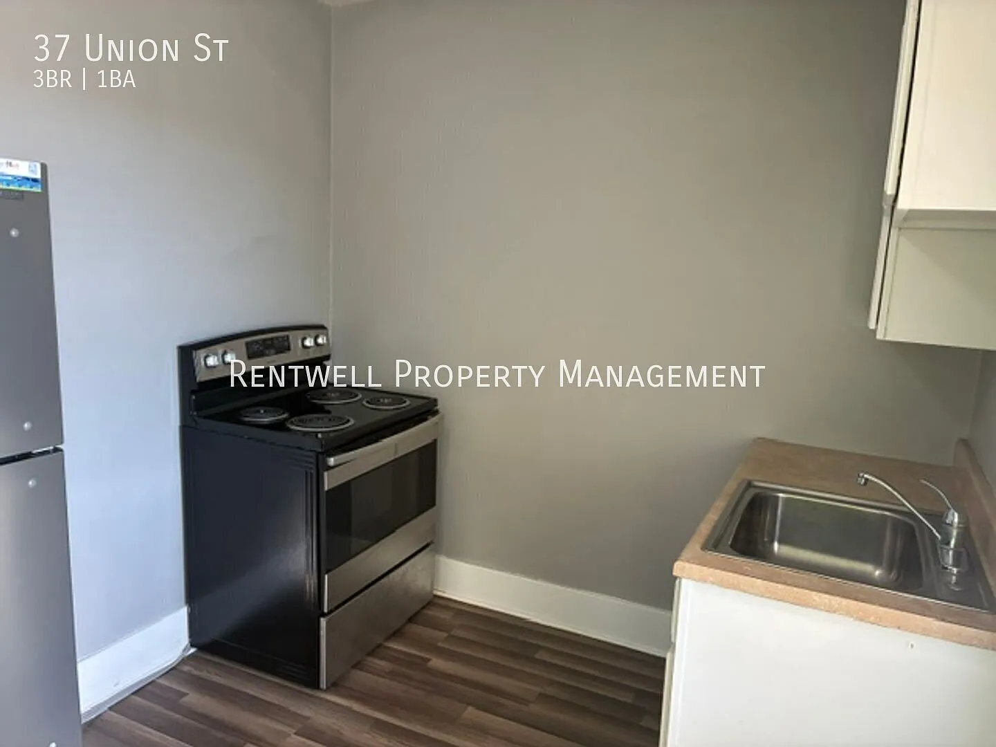 Well-Maintained Charming 3-Bedroom Duplex — Photo 4