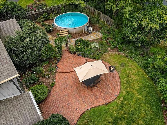 5th image of 2854 Robinhood Rd