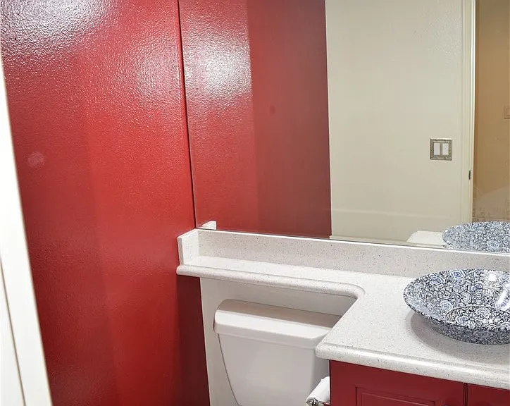 717 S Glenhurst Dr — Photo 26