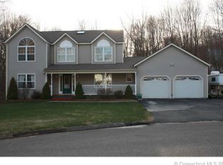 2 Quail Hollow Ct, Beacon Falls, CT 06403