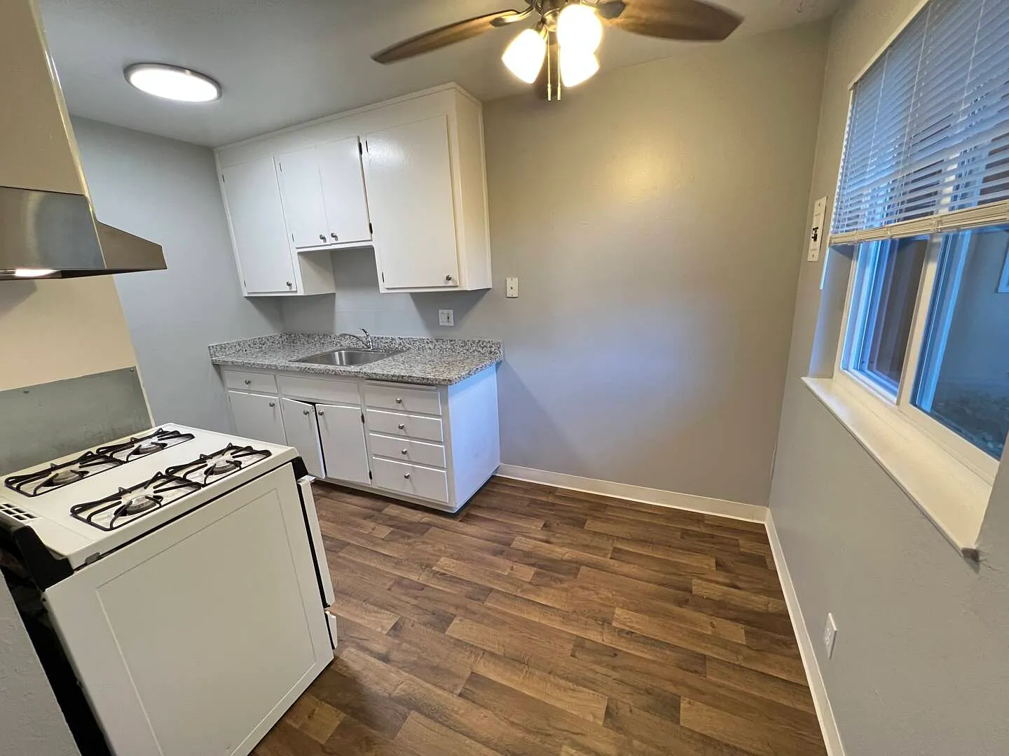 Tiffany Plaza Apartments — Photo 3