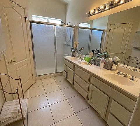 4th image of 3346 N Snead Dr