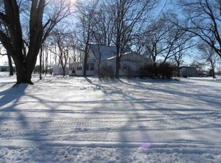 702 E Rock Falls Rd, Rock Falls, IL 61071