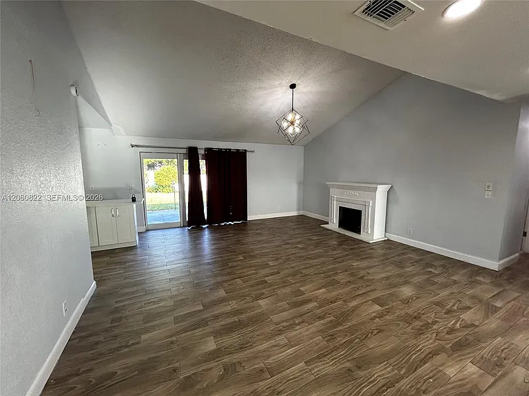 2403 NW 108th Ter — Photo 5