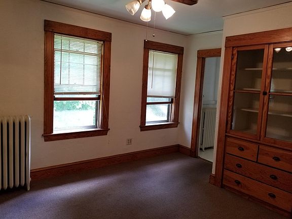 Dinning room or alternatively living room