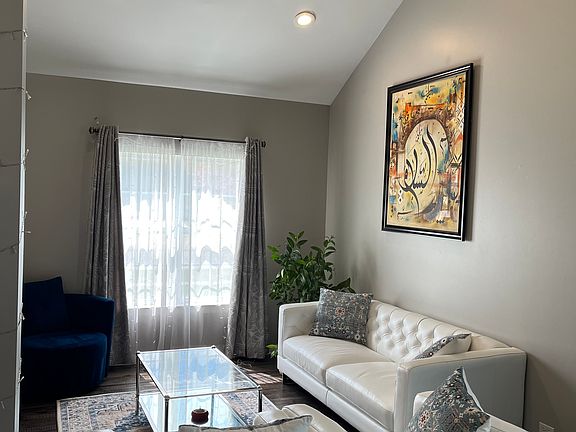 3rd image of 340 Polo Club Dr