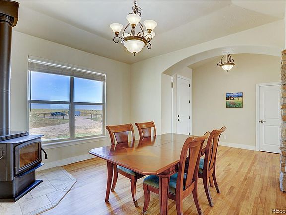 4th image of 45355 Wolf Creek Dr
