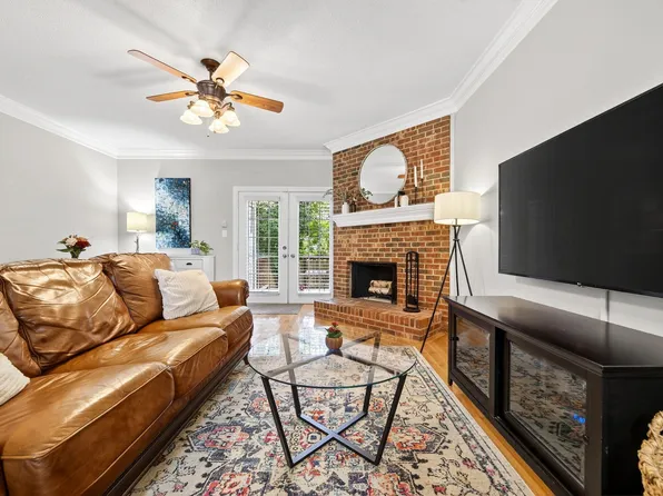 1404 Governors Ct, Raleigh, NC 27604