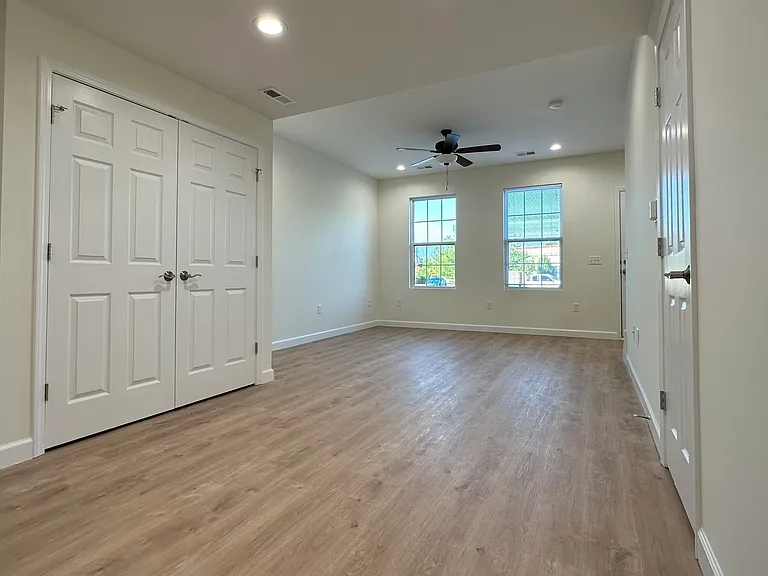 91 Fairlane St — Photo 3
