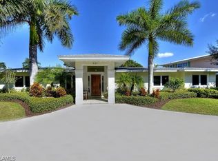 630 Palm Cir E, Naples, FL 34102
