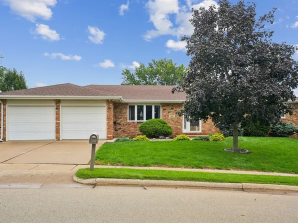 3883 Short St, Dubuque, IA 52002