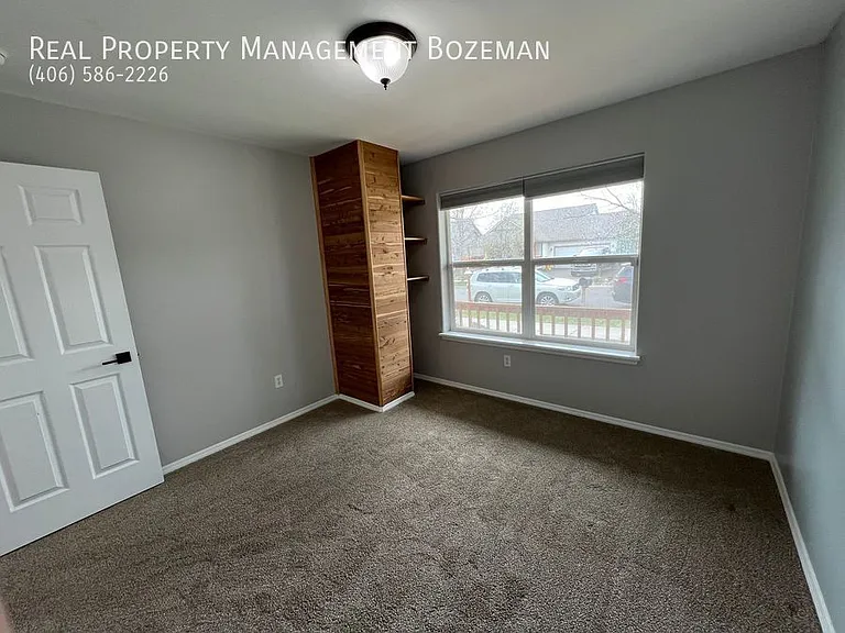 452 Woodman Dr — Photo 15