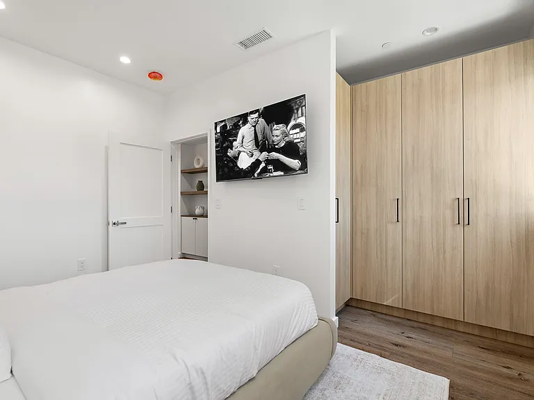 4805 Matilija Ave — Photo 12