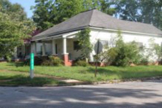 2nd image of 302 3rd Ave