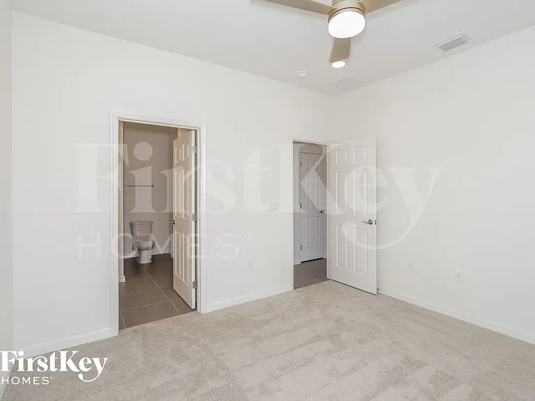303 Corbel Ln — Photo 7