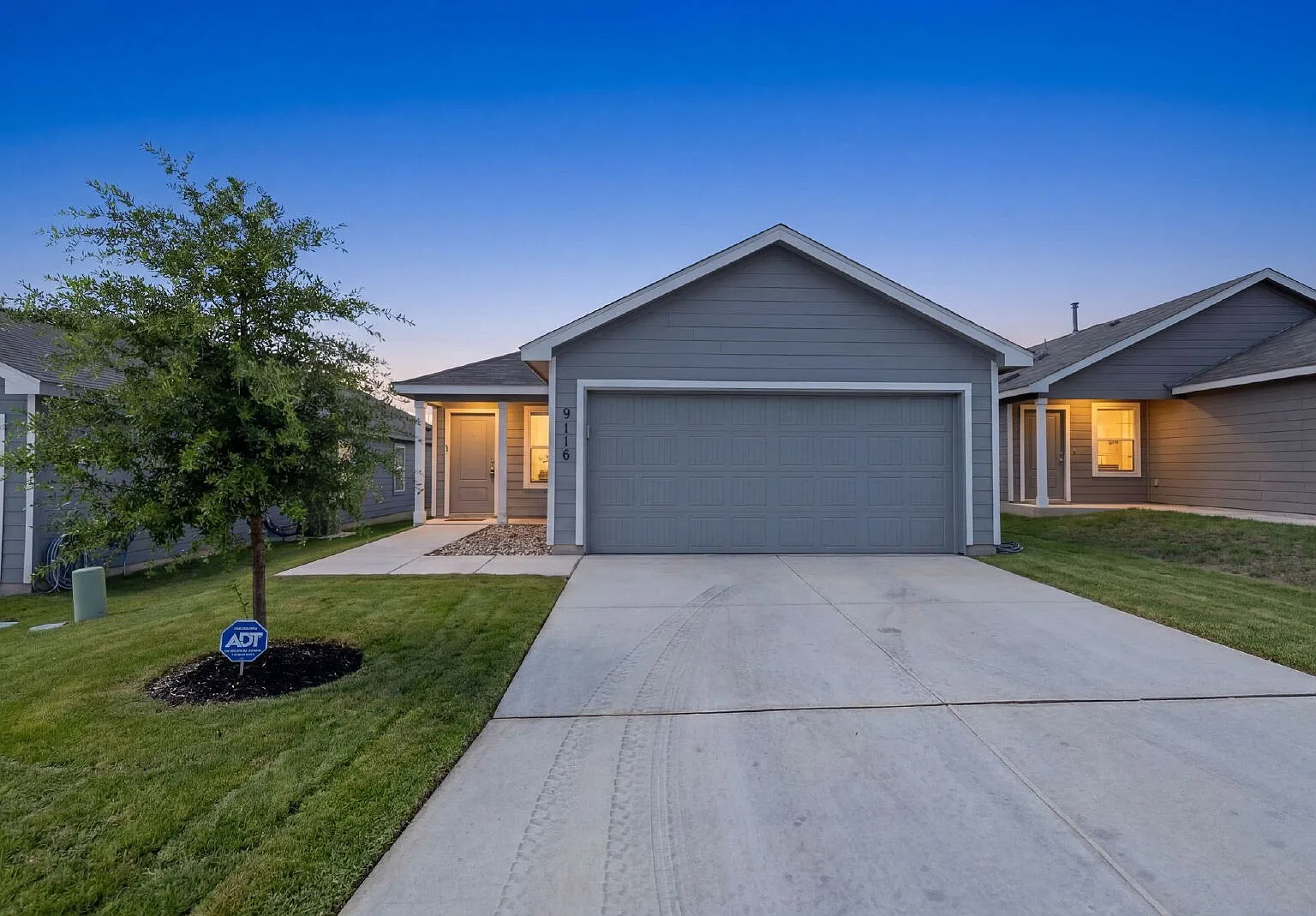 4 bed, 2.0 bath, 1600 sqft, $1,795 — Photo 1