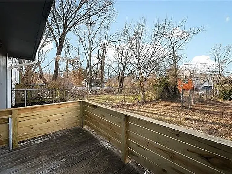 2614 Indiana Ave — Photo 21