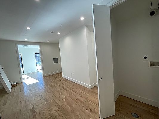 4th image of 1267 Herkimer St #A