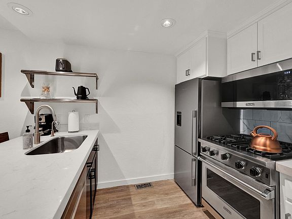 4th image of 1438 Park Ave #7