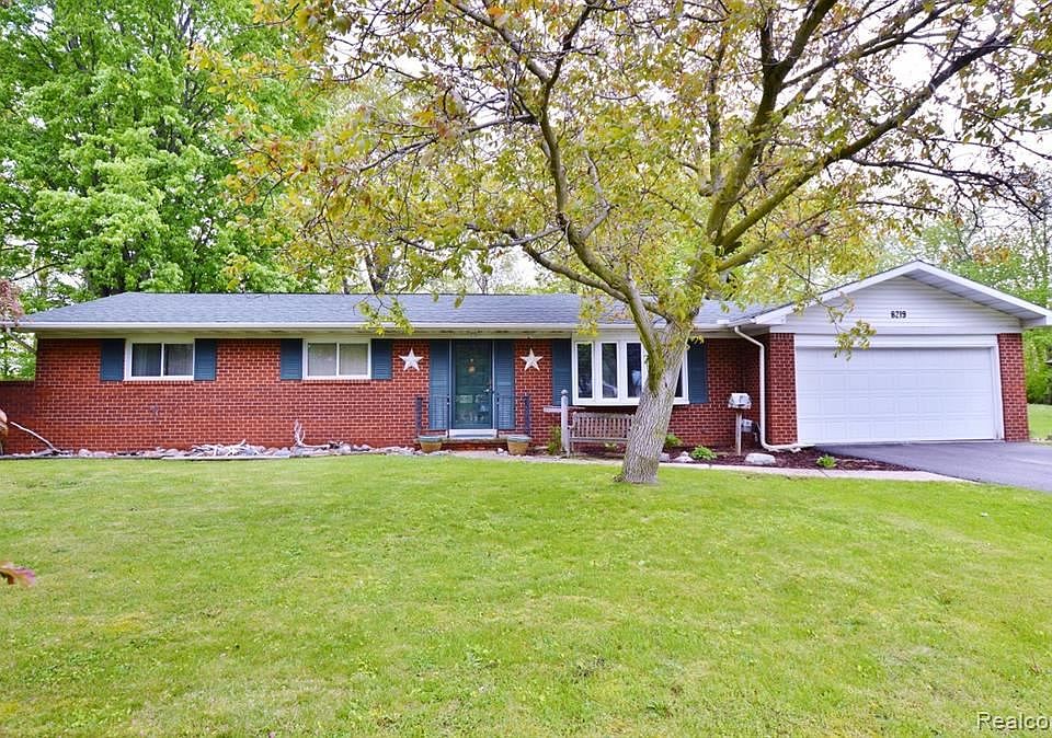 1st image of 8219 Green Valley Dr