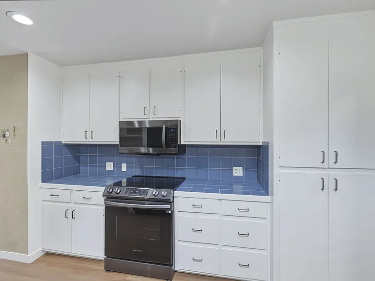 1537 Dana Ave — Photo 11