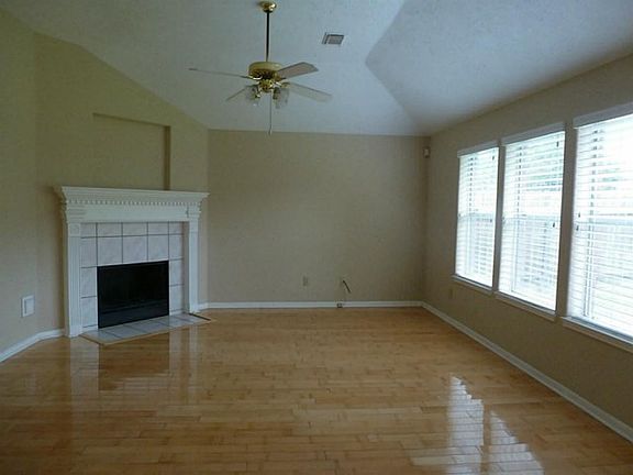 3rd image of 519 N Marathon Way