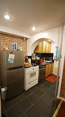 3rd image of 10 Marconi Pl #3FAMILY