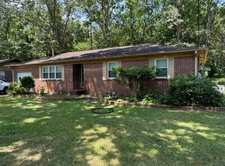 412 Waldrop Rd, Rainbow City, AL 35906