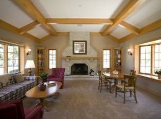 19275 Walden Trl, Deephaven, MN 55391