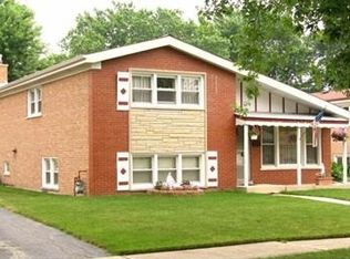 8909 S 50th Ave, Oak Lawn, IL 60453