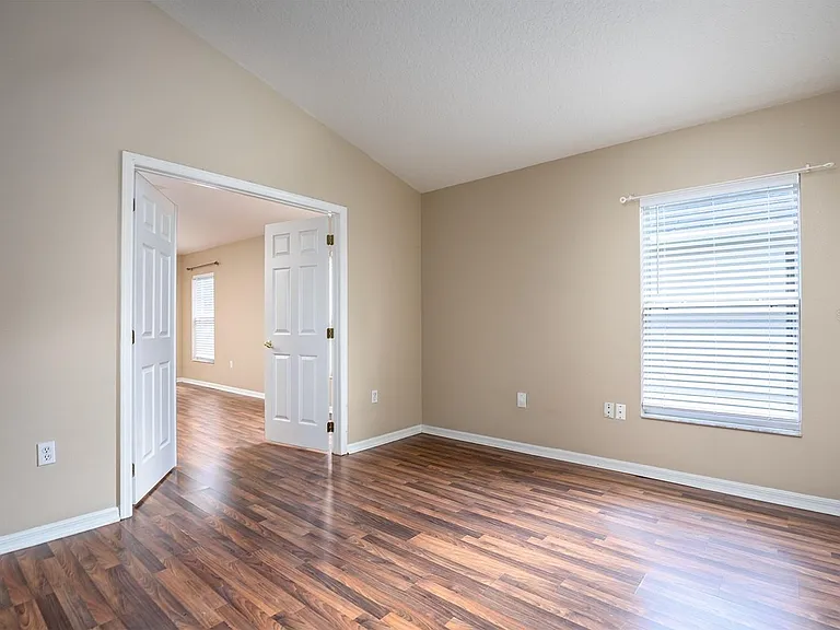 13814 Mirror Lake Dr — Photo 9