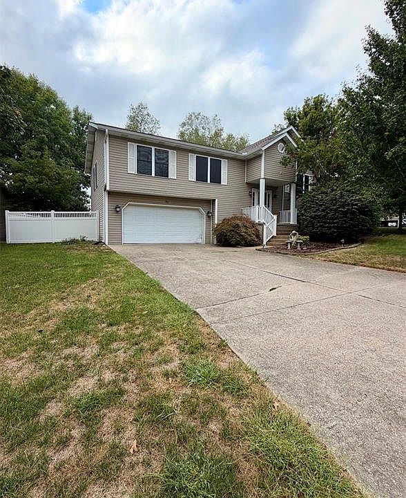 1st image of 741 Wedge Ln
